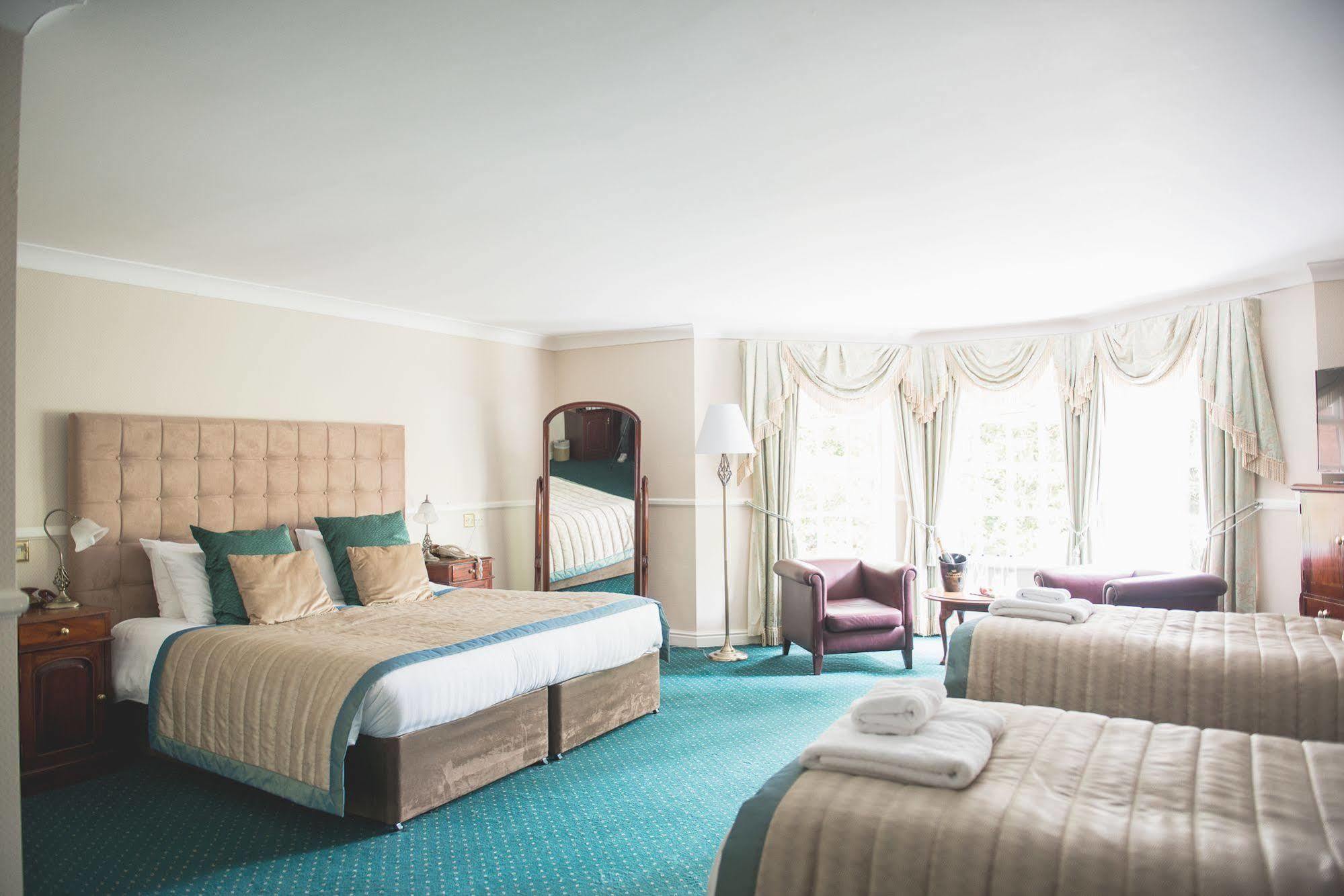 Mere Court Hotel Knutsford Buitenkant foto